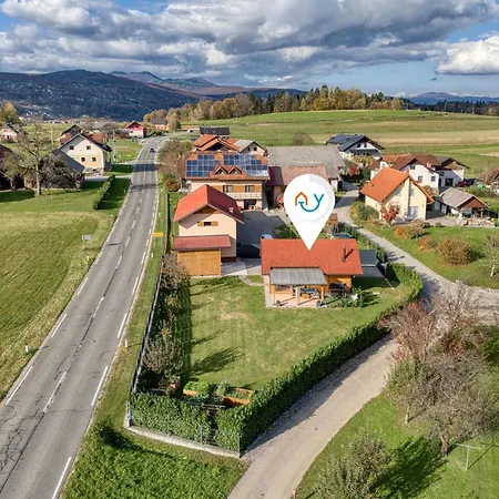 Wood House Bela Krajina - Happy *