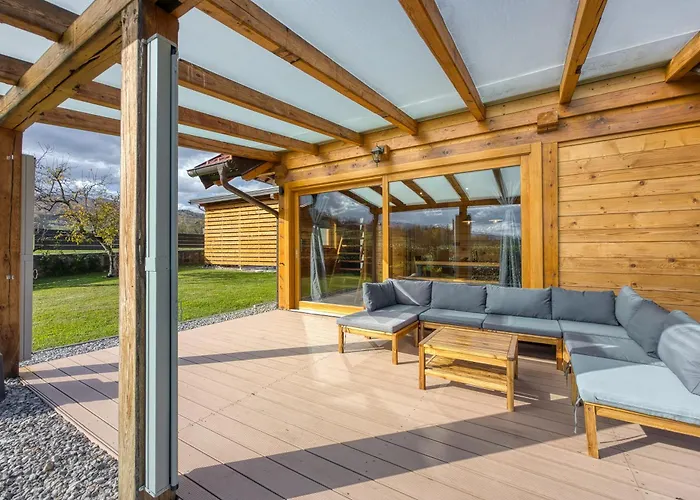 Wood House Bela Krajina - Happy *