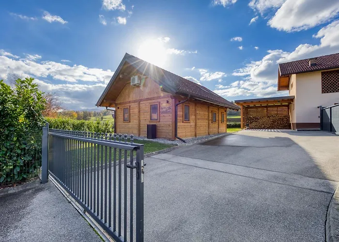 شاليه Wood House Bela Krajina - Happy *