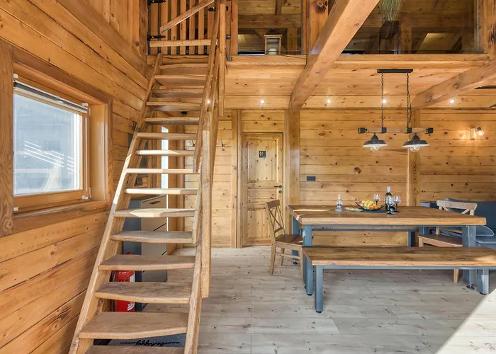 Wood House Bela Krajina - Happy *