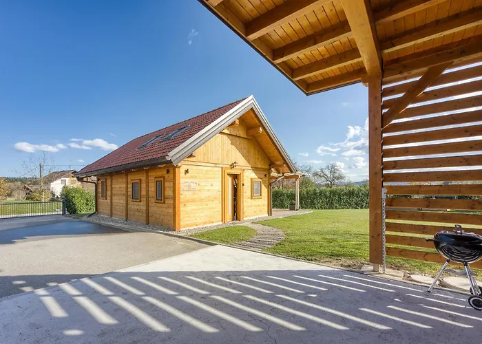 Wood House Bela Krajina - Happy *