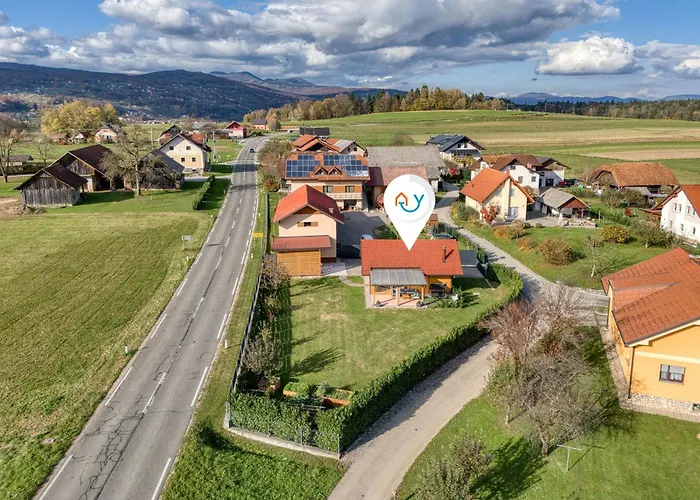 Wood House Bela Krajina - Happy *